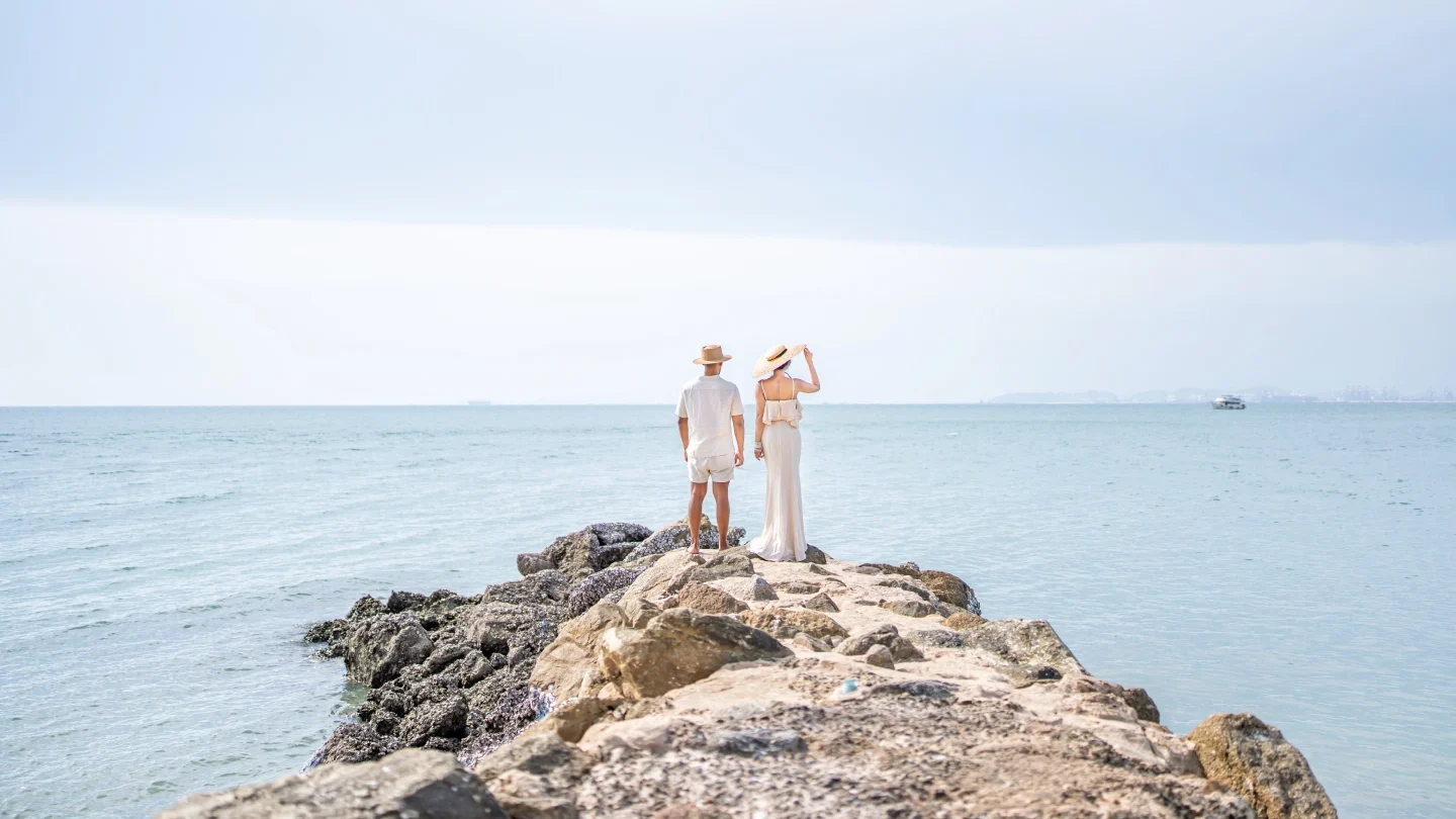 BEACHFRONT ESCAPE PACKAGE