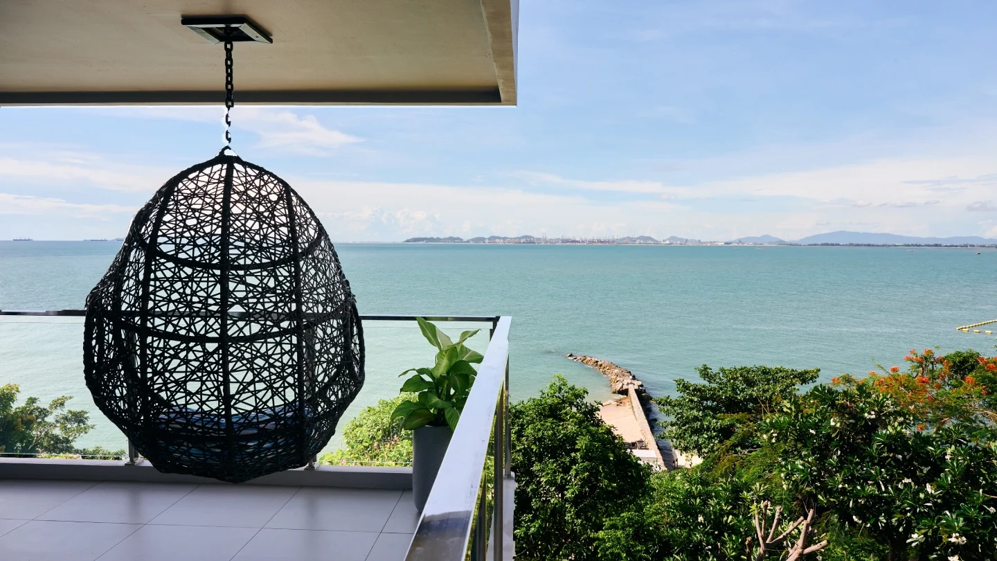 GRAND DELUXE POOL VIEW
